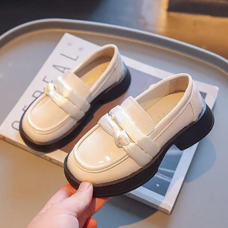 Girls Leather Shoes New Fashion Kids Beautiful Party Wedding Children Soft Princess Shoes All-match Performance Shoes H307
Girls Leather Shoes New Fashion Kids Beautiful Party Wedding Children Soft Princess Shoes All-match Performance Shoes H307