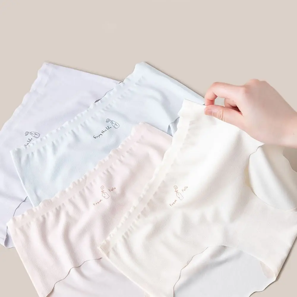 Essentials Hip Wrap Fresh Feeling Breathable Comfortable Ice Silk Briefs Mid-Waist Panties Seamless Women Underwear
Essentials Hip Wrap Fresh Feeling Breathable Comfortable Ice Silk Briefs Mid-Waist Panties Seamless Women Underwear