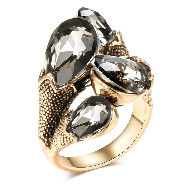 2022 Unique Well-cut Glass Crystal Vintage Rings for Women Antique Gold Water Drop Zircon Rings Boho Jewelry Party Accessories
2022 Unique Well-cut Glass Crystal Vintage Rings for Women Antique Gold Water Drop Zircon Rings Boho Jewelry Party Accessories
