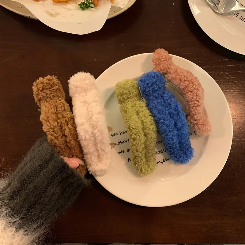 Autumn and Winter Lamb Hair Clip Women's Back Head Slot Clip Advanced Hair Fleece Hair Clip Shark Hair Clip
Autumn and Winter Lamb Hair Clip Women's Back Head Slot Clip Advanced Hair Fleece Hair Clip Shark Hair Clip