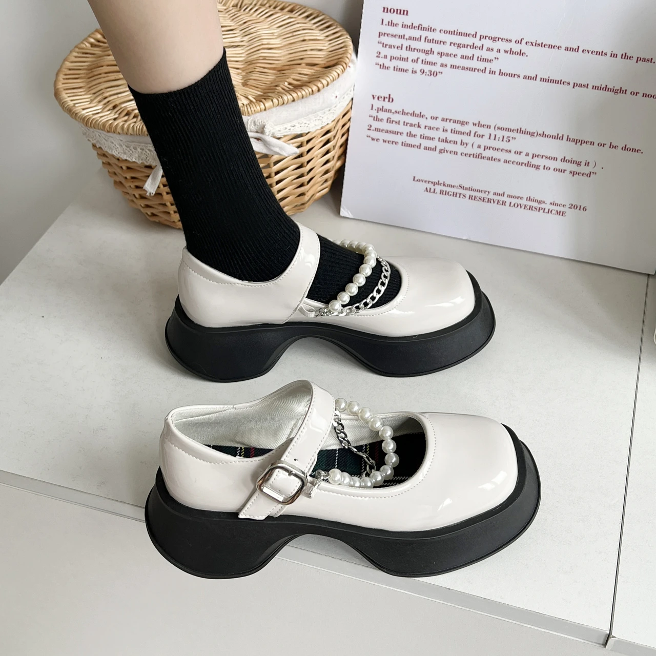 Shoes Woman 2022 Oxfords Casual Female Sneakers Loafers With Fur Modis Black Flats Pearl Decorateion Round Toe Clogs Platform Ne
Shoes Woman 2022 Oxfords Casual Female Sneakers Loafers With Fur Modis Black Flats Pearl Decorateion Round Toe Clogs Platform Ne