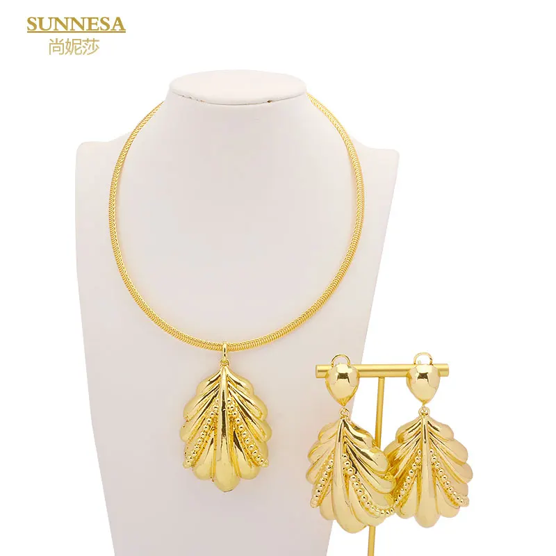 2023 Dubai 18k Gold Jewelry Sets for Women Luxury Earrings Necklace Ensembles Bijoux Femmes African Italian Real Jewellery 
2023 Dubai 18k Gold Jewelry Sets for Women Luxury Earrings Necklace Ensembles Bijoux Femmes African Italian Real Jewellery