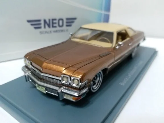 1/43 Reality Car Model Neo Hard Top Classic Car LeSabre HT Coupe 1974 High End Collection Arrange Gift
1/43 Reality Car Model Neo Hard Top Classic Car LeSabre HT Coupe 1974 High End Collection Arrange Gift