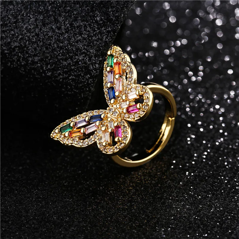 Женское кольцо с бабочкой и кристаллом из циркония
Женское кольцо с бабочкой и кристаллом из циркония