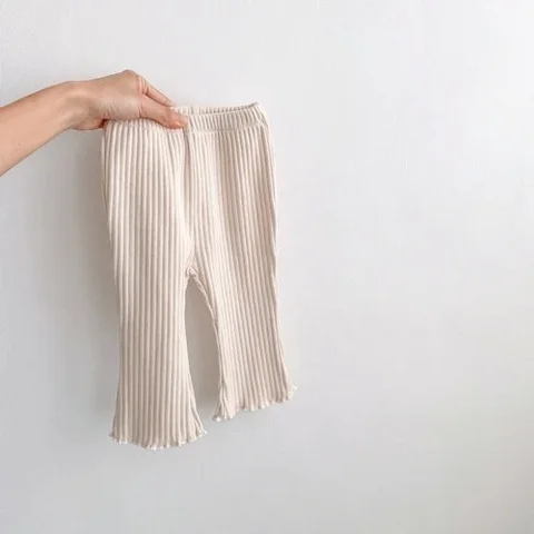 Однотонные повседневные расклешенные брюки для девочек, эластичные ребристые повседневные брюки с деревянным подолом, весенние универсальные хлопковые леггинсы для девочек, 2023