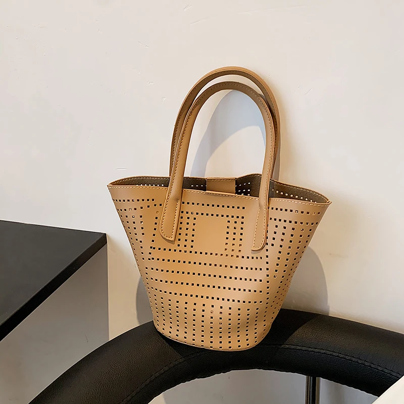 Female Summer Handbags Women Bags Designer Fashion High-end Hollow Out Tote Bag Large Portable Bucket Handle Bags
Female Summer Handbags Women Bags Designer Fashion High-end Hollow Out Tote Bag Large Portable Bucket Handle Bags
