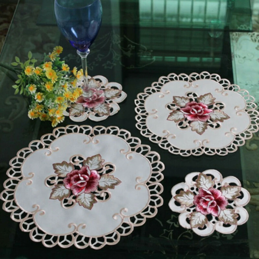 4PCS Silicone Round Embroidered Flower Dining Table Placemat Cover Kitchen Dining Table Decortion Heat Insulation Resistant Mat
4PCS Silicone Round Embroidered Flower Dining Table Placemat Cover Kitchen Dining Table Decortion Heat Insulation Resistant Mat