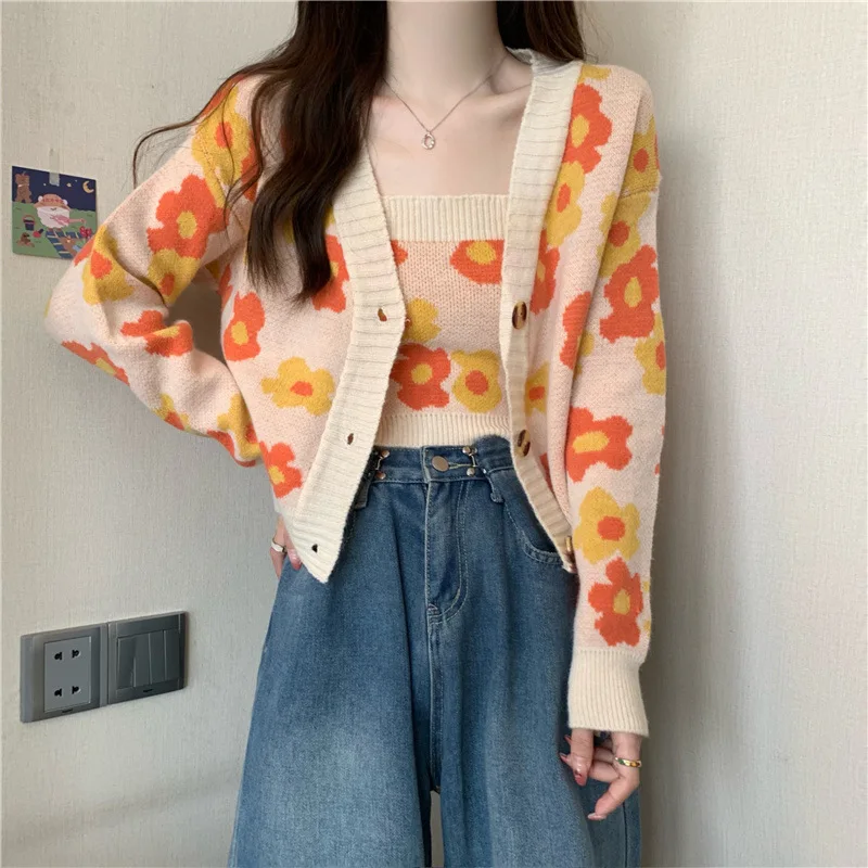 Vintage Korean 2 Piece Suits Printed Floral Sling Camisole Knitted Cardigan Sets Crop Tops Jacket Slim Sweaters 2023 for Female 
Vintage Korean 2 Piece Suits Printed Floral Sling Camisole Knitted Cardigan Sets Crop Tops Jacket Slim Sweaters 2023 for Female