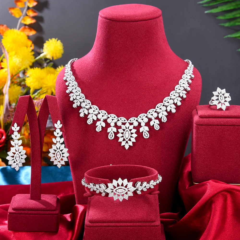 Soramoore New Trendy Wedding Jewelry Sets For Women Wedding Party Zircon CZ African Dubai Bridal Jewelry Set Dance Party
Soramoore New Trendy Wedding Jewelry Sets For Women Wedding Party Zircon CZ African Dubai Bridal Jewelry Set Dance Party