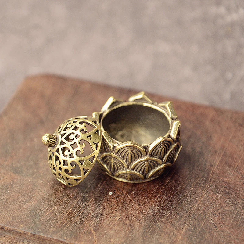 Brass Lotus Incense Burner Hollow Out Incense Offering Coffee Table Decoration Mini Incense Burner Incense Insert Tea Desk Decor
Brass Lotus Incense Burner Hollow Out Incense Offering Coffee Table Decoration Mini Incense Burner Incense Insert Tea Desk Decor