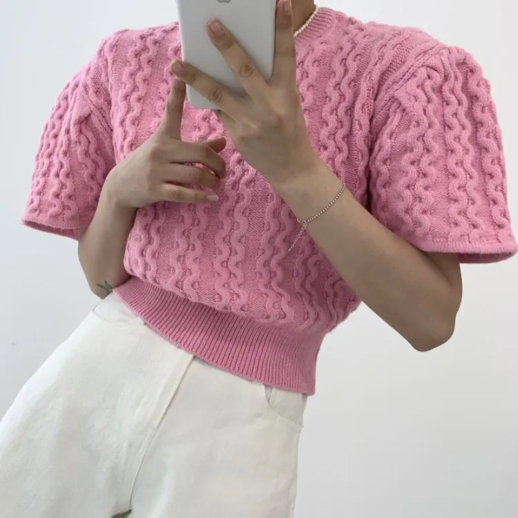 Korean Sweet Temperament Summer Twist Knitted Top 2022 Vintage Women O-Neck Short Sleeve Casual Pullover Sweater Femme
Korean Sweet Temperament Summer Twist Knitted Top 2022 Vintage Women O-Neck Short Sleeve Casual Pullover Sweater Femme