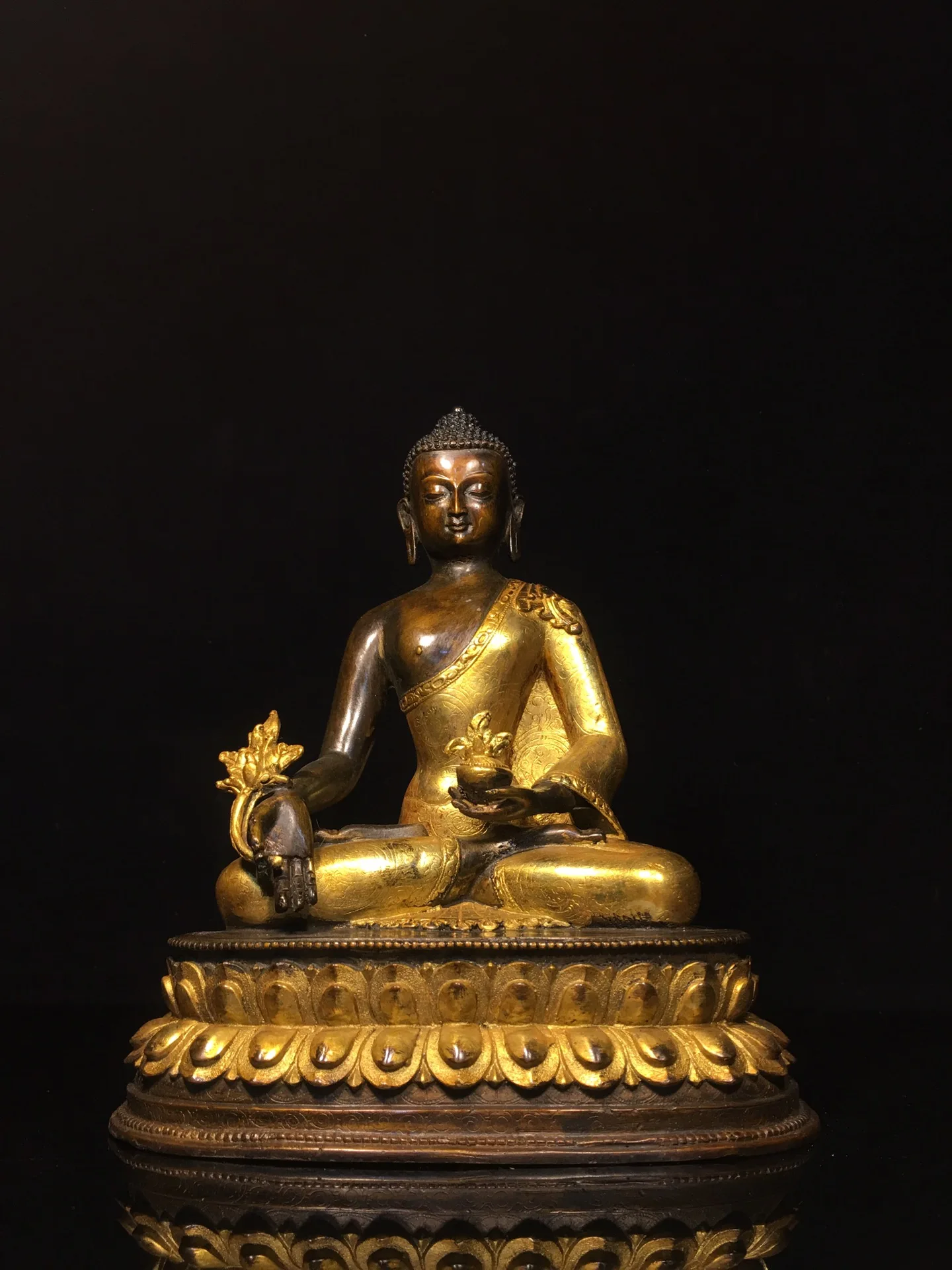 

10"Tibet Temple Collection Old Bronze Cinnabar Gilded Medicine Buddha Double Lotus Platform Sitting Buddha Worship Hall