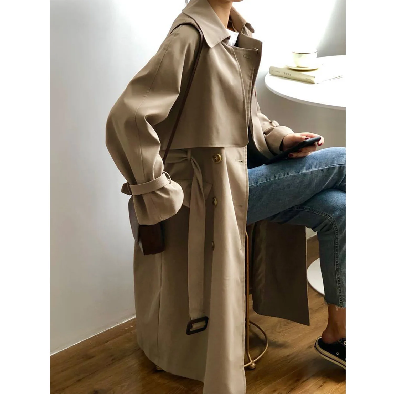 2022 autumn new Korean style double-breasted trench coat women's chic temperament long over-the-knee coat
2022 autumn new Korean style double-breasted trench coat women's chic temperament long over-the-knee coat