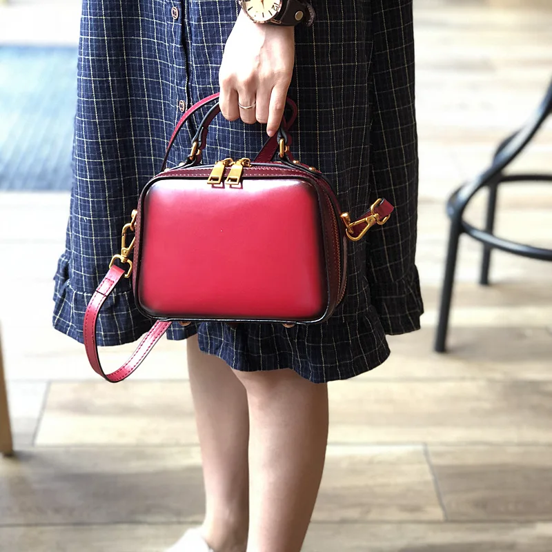 Новая сумочка из натуральной кожи женская сумка ручной работы в стиле ретро из воловьей кожи Маленькая квадратная сумка в литературном стиле футляр Прямая поставка
Новая сумочка из натуральной кожи женская сумка ручной работы в стиле ретро из воловьей кожи Маленькая квадратная сумка в литературном стиле футляр Прямая поставка