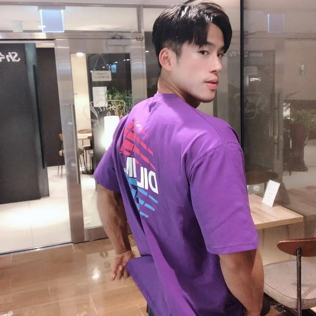 New Summer Oversize T-Shirt Men Fashios Short Sleeved Loose Funny Space Elements Anime Print Men Unisex T Shirt Couples Top
New Summer Oversize T-Shirt Men Fashios Short Sleeved Loose Funny Space Elements Anime Print Men Unisex T Shirt Couples Top