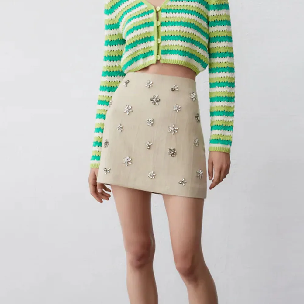 2021 Summer Women Chic Fashion Handwork Man-made Jewelry Inlay Mini Skirt Vintage High Waist Side Zipper Female Skirts Mujer
2021 Summer Women Chic Fashion Handwork Man-made Jewelry Inlay Mini Skirt Vintage High Waist Side Zipper Female Skirts Mujer