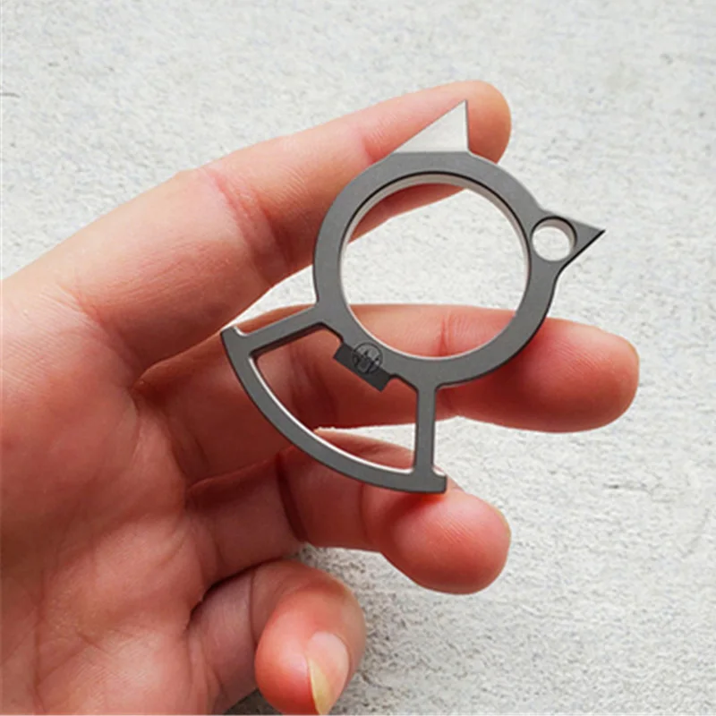 Outdoor Emergency Window Breaker Knuckles Single Finger Buckle Titanium Alloy Survival EDC Tool Multifunctional Ring Pendant
Outdoor Emergency Window Breaker Knuckles Single Finger Buckle Titanium Alloy Survival EDC Tool Multifunctional Ring Pendant