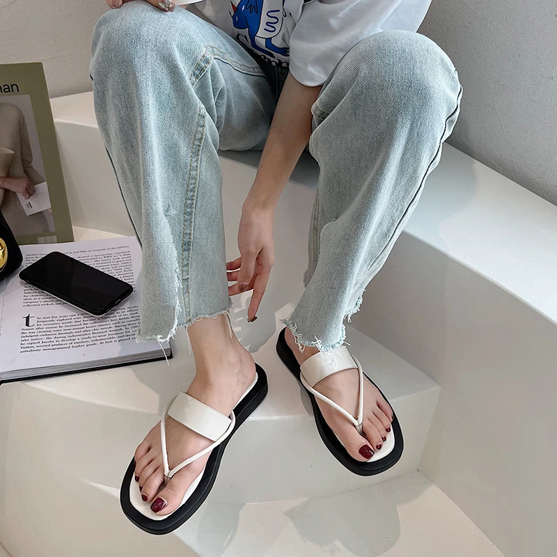 2022 NEW Women Slippers Shoes Clip Toe Flats Thich Bottom Solid Flip Flops Ladies Beach Concise Casual Female Summer
2022 NEW Women Slippers Shoes Clip Toe Flats Thich Bottom Solid Flip Flops Ladies Beach Concise Casual Female Summer