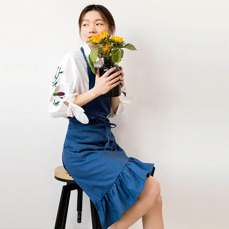 Japanese Fashion Personality Floral Garden Beautiful Dish Tail Short Swing Soft Women's Apron Flower Shop Kitchen Housework
Japanese Fashion Personality Floral Garden Beautiful Dish Tail Short Swing Soft Women's Apron Flower Shop Kitchen Housework