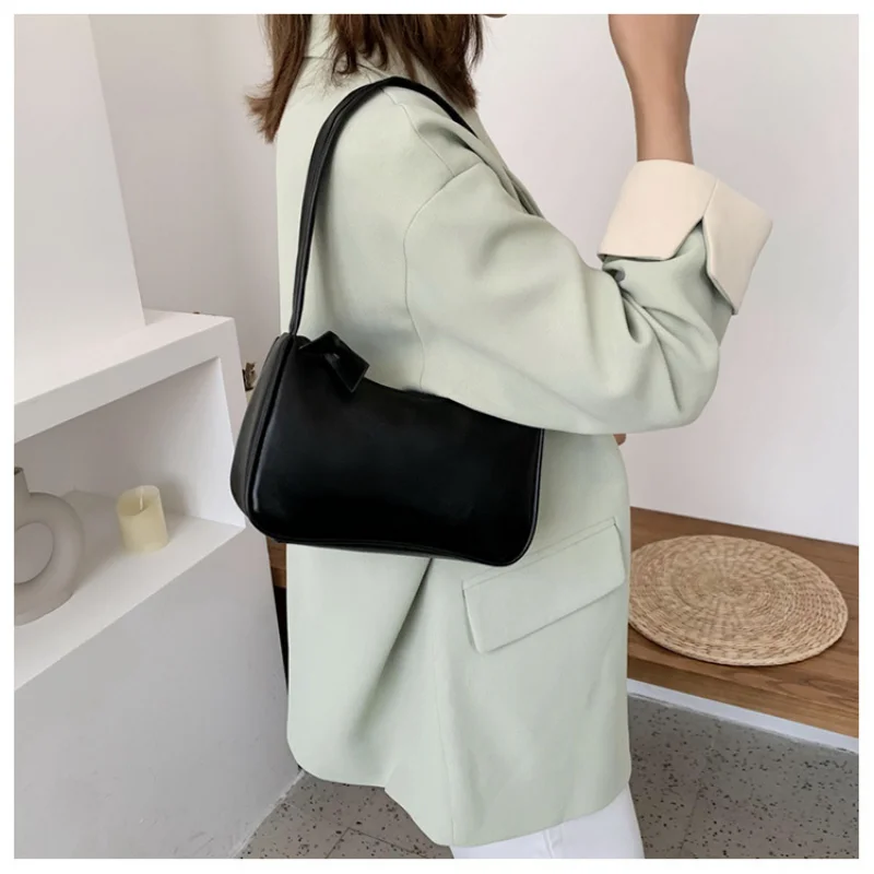 New Fashion Women Shoulder Bag Casual Exquisite Handbags Vintage Luxury Solid Color Handbag Female High Quality Subaxillary Bags
New Fashion Women Shoulder Bag Casual Exquisite Handbags Vintage Luxury Solid Color Handbag Female High Quality Subaxillary Bags