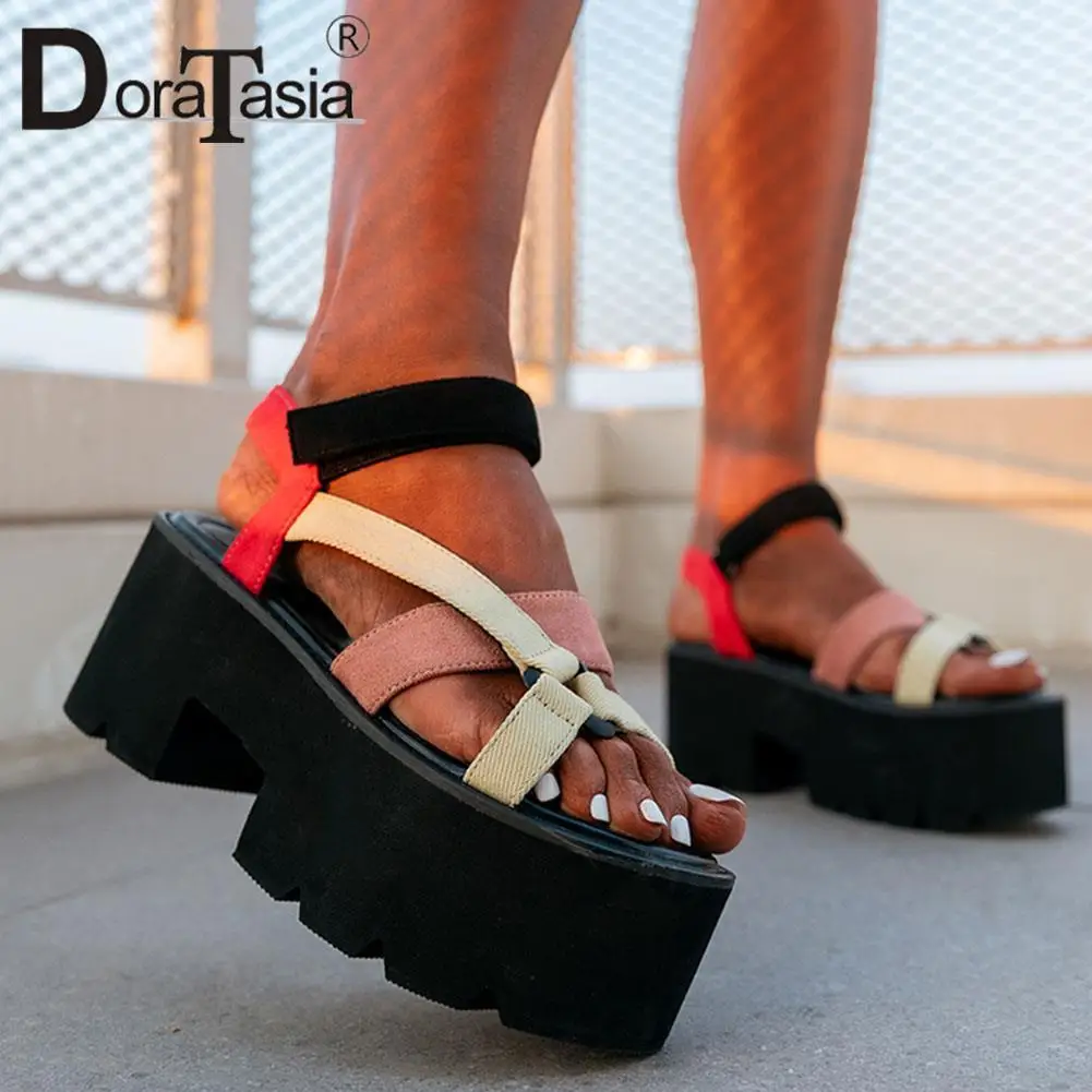 New Female Mixed Colors Summer Gladiator Sandals Fashion Platform Chunky High Heels Sandals Women 2022 Casual Party Shoes Woman 
New Female Mixed Colors Summer Gladiator Sandals Fashion Platform Chunky High Heels Sandals Women 2022 Casual Party Shoes Woman