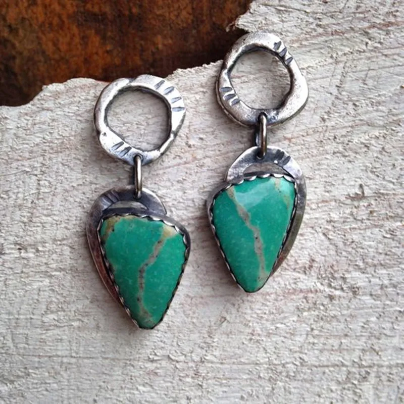 Vintage Irregular Triangle Metal Pattern Earrings Fashion Round Tribal Ladies Personality Pendant Earrings Jewelry
Vintage Irregular Triangle Metal Pattern Earrings Fashion Round Tribal Ladies Personality Pendant Earrings Jewelry