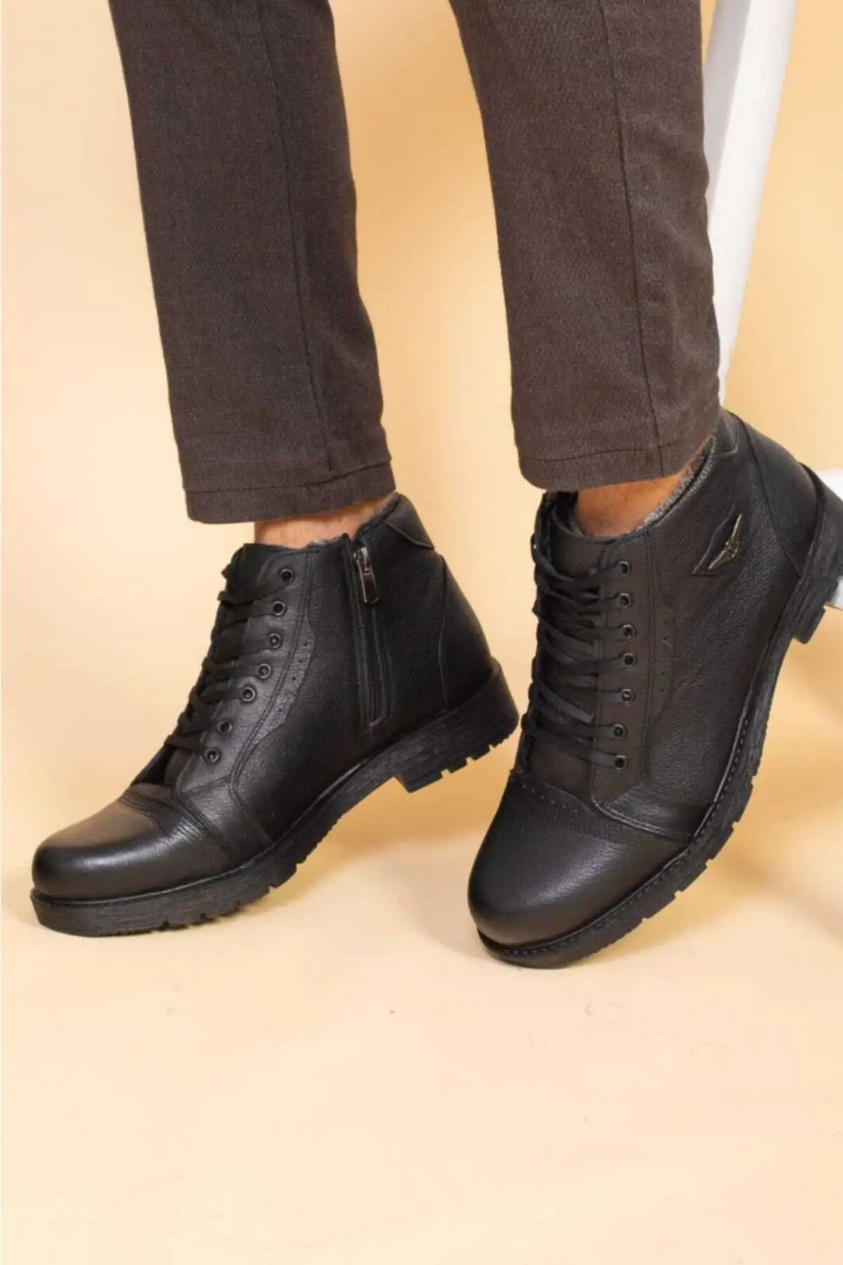 Black Leather Furry Warm Safety Outdoor Casual Shoes Activities Hiking Boots Male Man High Quality Work Boots
Black Leather Furry Warm Safety Outdoor Casual Shoes Activities Hiking Boots Male Man High Quality Work Boots