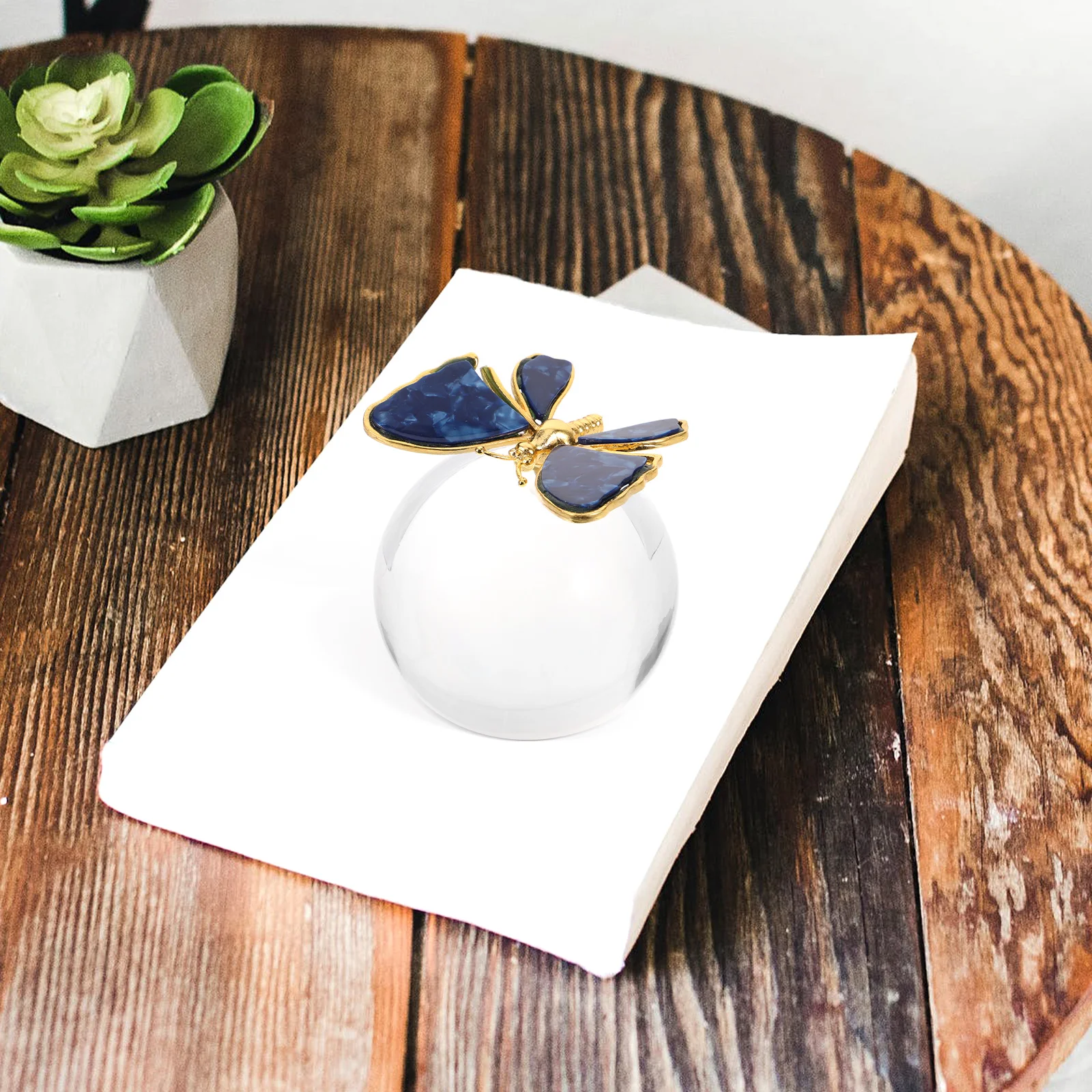 Handheld Crystal Sphere Office Ball Portable Butterfly Decoration Ornament Stone
Handheld Crystal Sphere Office Ball Portable Butterfly Decoration Ornament Stone