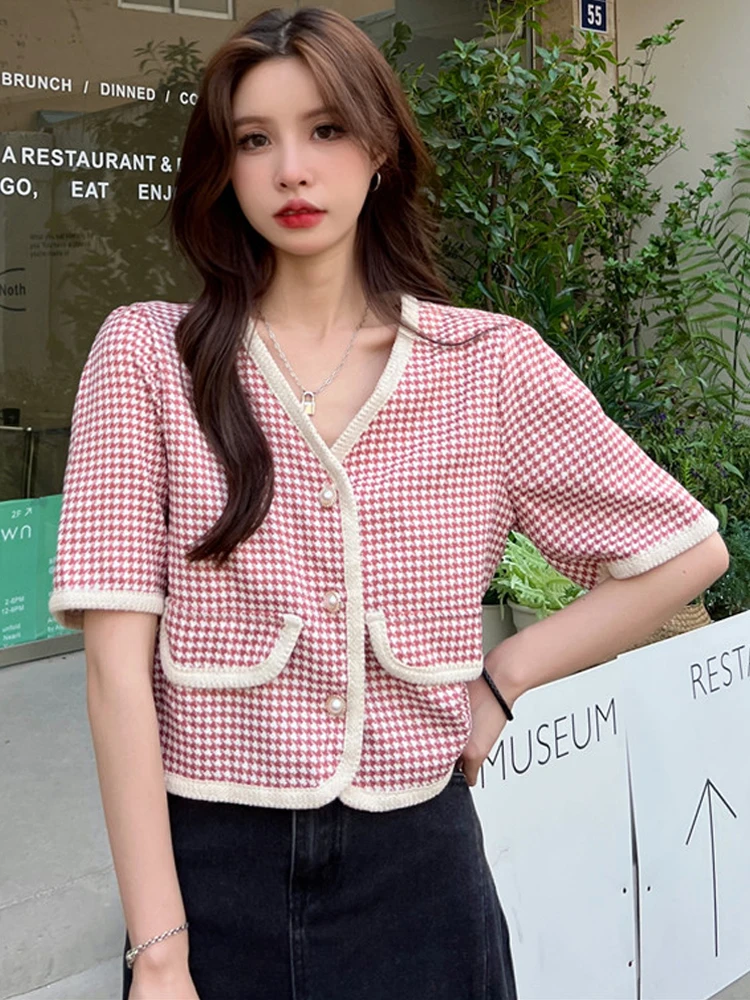Women Houndstooth Thin Coat Casual slim pearl buttons V-neck short sleeve top Summer fashion Clothes Female short Cardigan Tops
Women Houndstooth Thin Coat Casual slim pearl buttons V-neck short sleeve top Summer fashion Clothes Female short Cardigan Tops