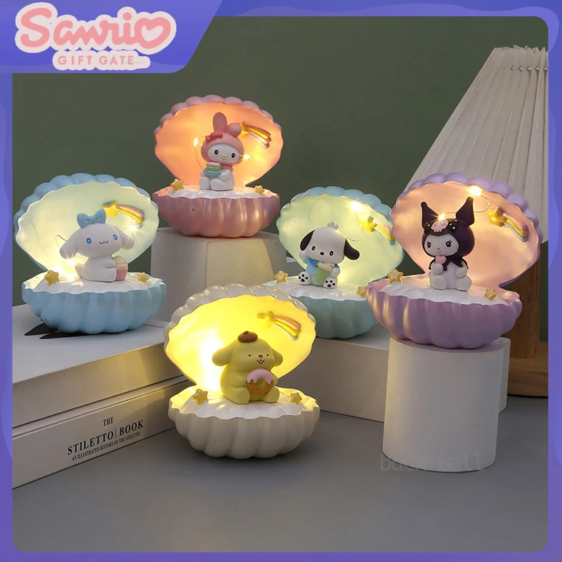 Фигурка Sanrio из мультфильма Kuromi Cinnamoroll, кукла ночного света, Креативные украшения для девочек, настольные украшения, подарок на день рождения
Фигурка Sanrio из мультфильма Kuromi Cinnamoroll, кукла ночного света, Креативные украшения для девочек, настольные украшения, подарок на день рождения