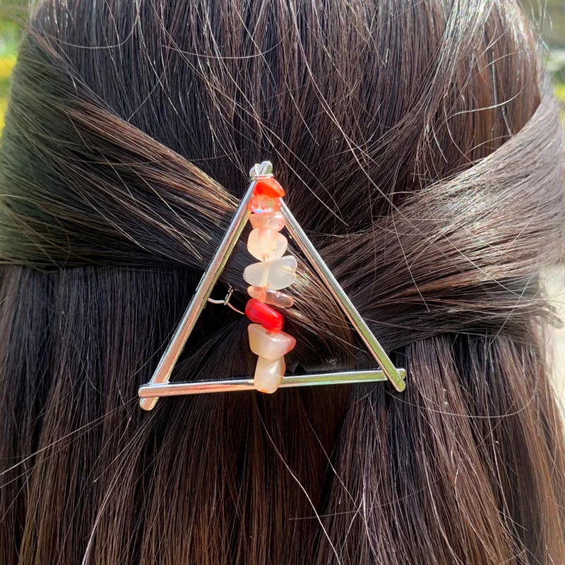 Natural crystal triangle hair clip hot sale gravel geometric hair accessories hair comb ornaments DIY handmade 
Natural crystal triangle hair clip hot sale gravel geometric hair accessories hair comb ornaments DIY handmade