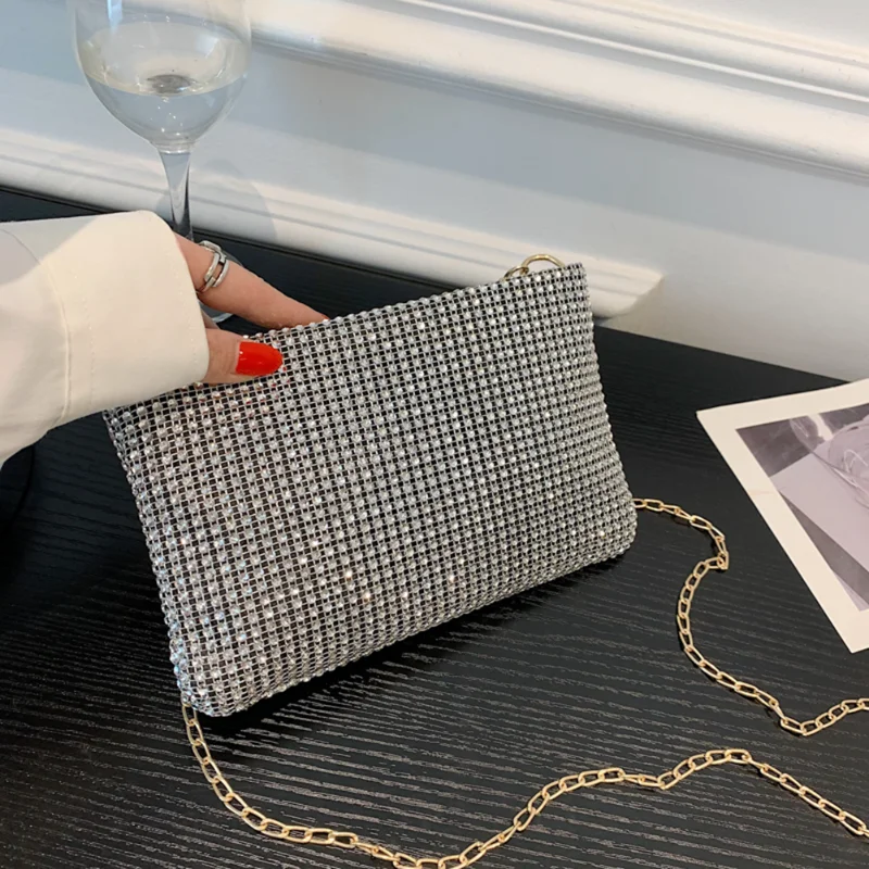 Women Wedding Party Clutch Phone Pouch Fashion Rhinestones Shoulder Bags Ladies Chain Crossbody Bags Solid Color Small Handbags 
Women Wedding Party Clutch Phone Pouch Fashion Rhinestones Shoulder Bags Ladies Chain Crossbody Bags Solid Color Small Handbags