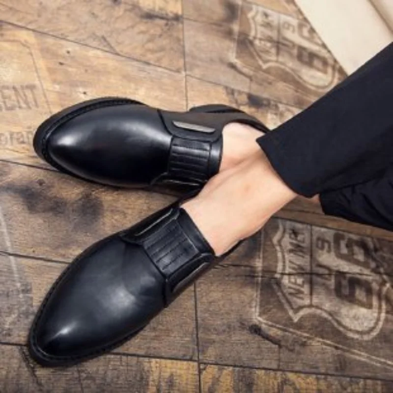 Fashion Business British formal dress men's leather shoes brogue soft, comfortable and breathable classic men's shoes 8203
Fashion Business British formal dress men's leather shoes brogue soft, comfortable and breathable classic men's shoes 8203