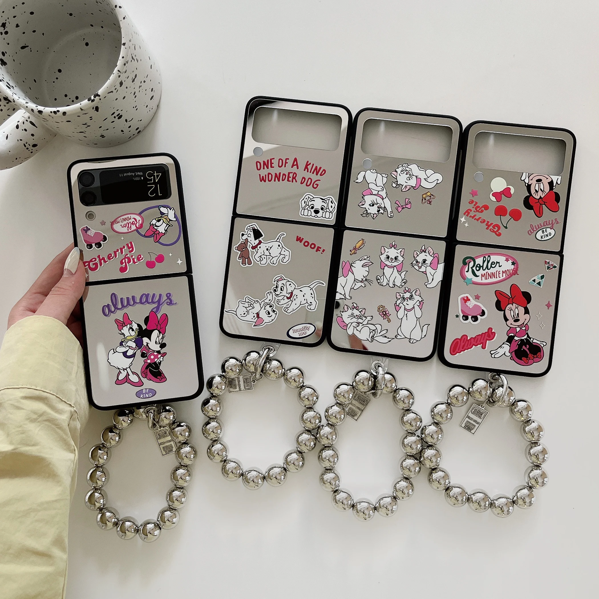 Disney Minnie Daisy cute makeup mirror cartoon Phone Case for Samsung Galaxy Z Flip 3 Hard PC Back forZ Flip 4 Case Protective
Disney Minnie Daisy cute makeup mirror cartoon Phone Case for Samsung Galaxy Z Flip 3 Hard PC Back forZ Flip 4 Case Protective