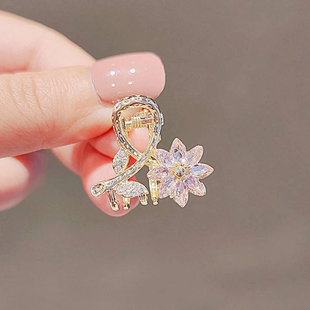 Shining Crystal Flower Shape Hair Clip For Hair Alloy Accessories For Girls For Dancing With Bangs Clip Shark Clip
Shining Crystal Flower Shape Hair Clip For Hair Alloy Accessories For Girls For Dancing With Bangs Clip Shark Clip