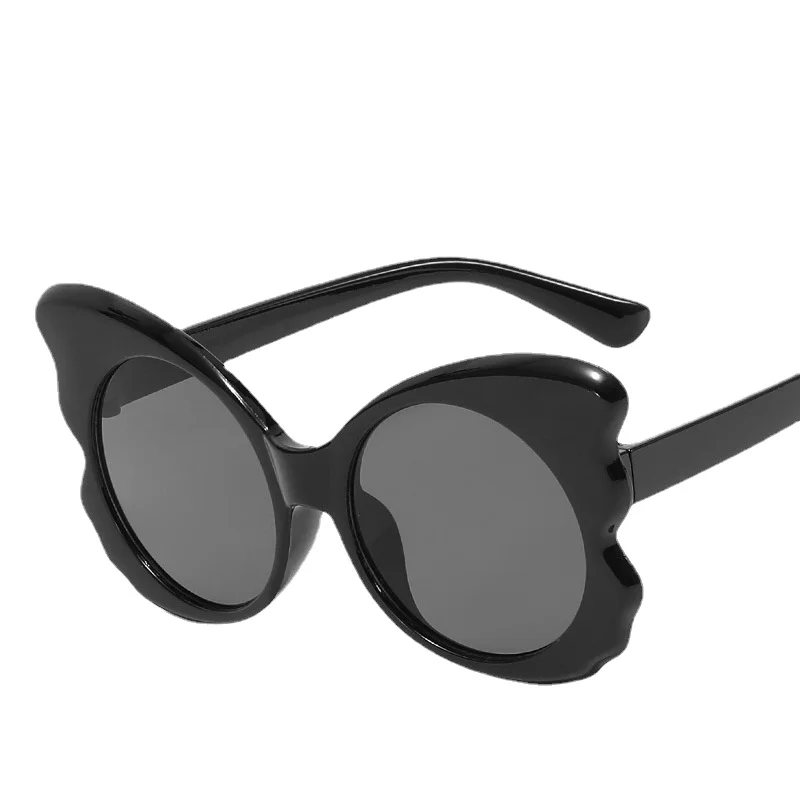 2022 Butterfly New Fashion Car Sunglasses Women UV Protection Vintage Cycling Metal Rimless Sunglasses Eyewear Decoration
2022 Butterfly New Fashion Car Sunglasses Women UV Protection Vintage Cycling Metal Rimless Sunglasses Eyewear Decoration