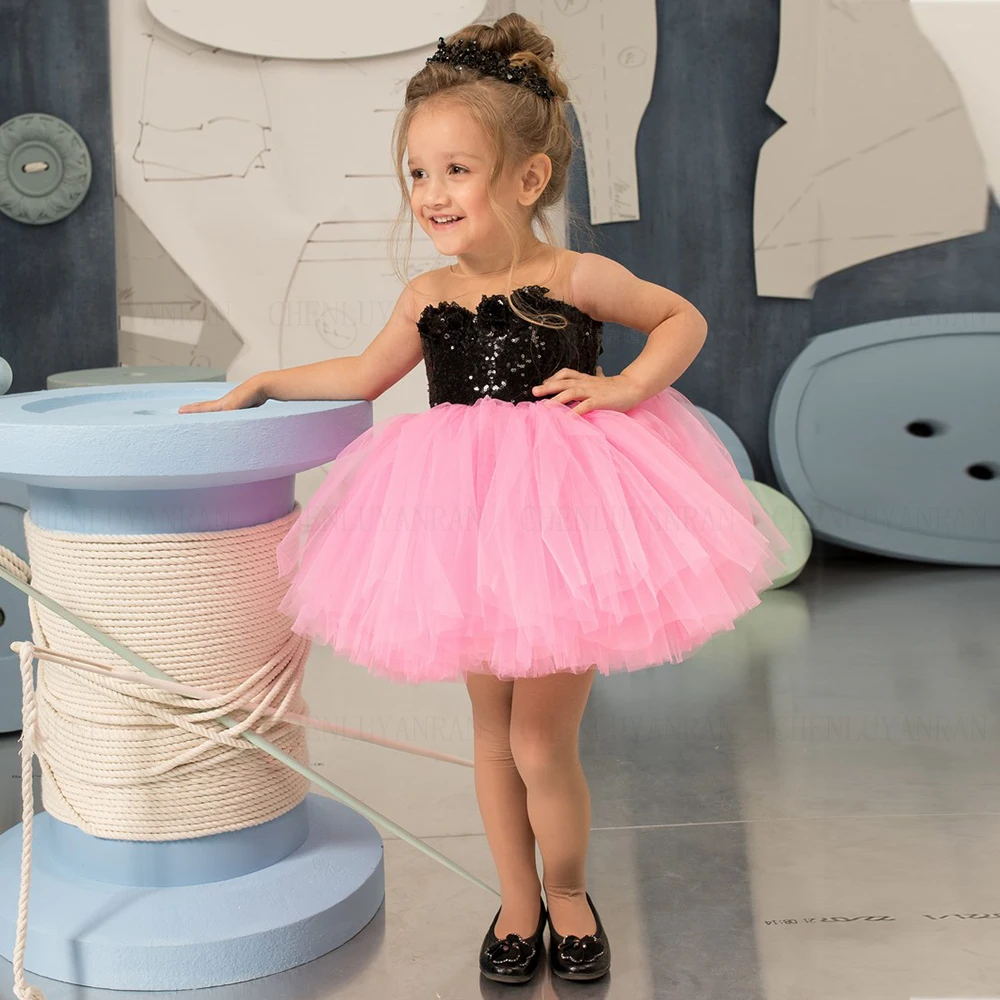 Cute Puffy Flower Girls Dresses 2023 Pink A-Line Short Kids Wedding Party Dress Sleeveless Knee-Length Girl Princess Gowns 
Cute Puffy Flower Girls Dresses 2023 Pink A-Line Short Kids Wedding Party Dress Sleeveless Knee-Length Girl Princess Gowns