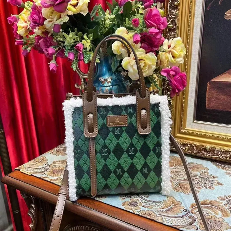 Luxurious Wizard of Oz Maomao Tote Bag Women's Bag 2023 New Fashion Advanced Wallet One-Shoulder Satchels Sac Gg Cc
Luxurious Wizard of Oz Maomao Tote Bag Women's Bag 2023 New Fashion Advanced Wallet One-Shoulder Satchels Sac Gg Cc