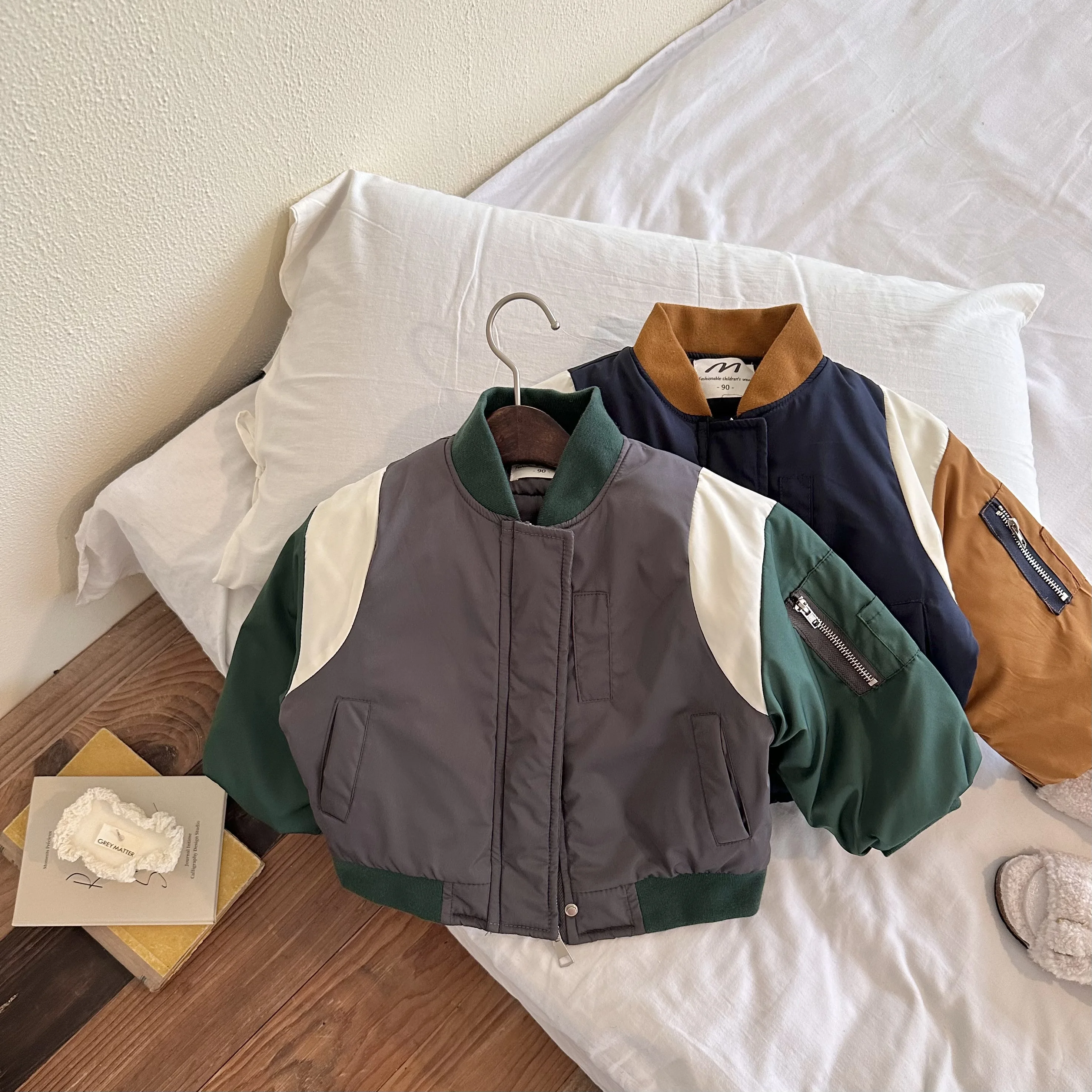 Children's Cotton Wear 2022 Winter New Boys and Girls Stitching Jacket Baby Contrast Color Cotton Clothing Baseball UniformCoat
Children's Cotton Wear 2022 Winter New Boys and Girls Stitching Jacket Baby Contrast Color Cotton Clothing Baseball UniformCoat