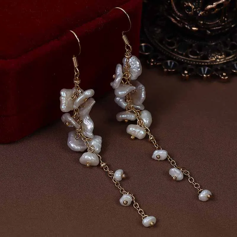 Длинные висячие серьги с барочным жемчугом 
Длинные висячие серьги с барочным жемчугом