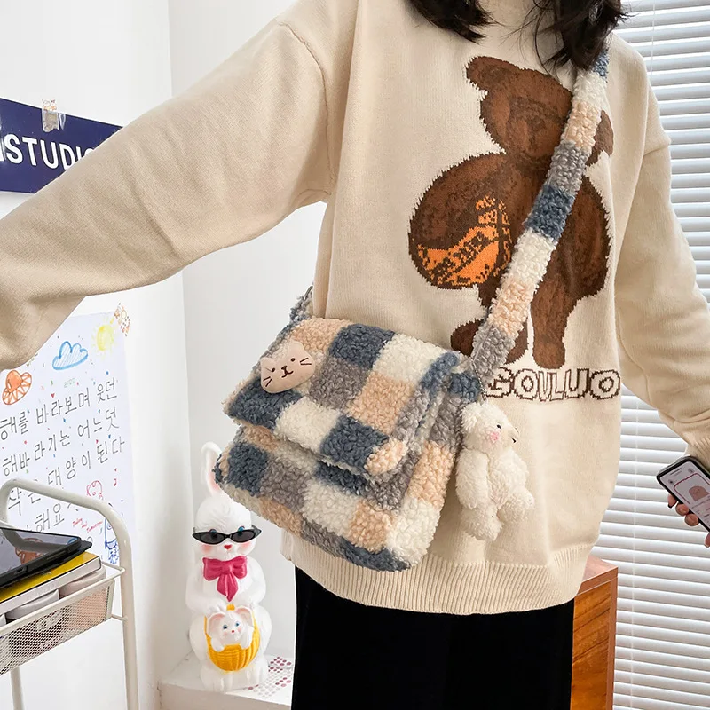 

Women Small Plush Shoulder Bag Ladies Checked Plaid Crossbody Bag Casual Cute Messenger Bags Girls Zipper Purse Lamb Like Tote