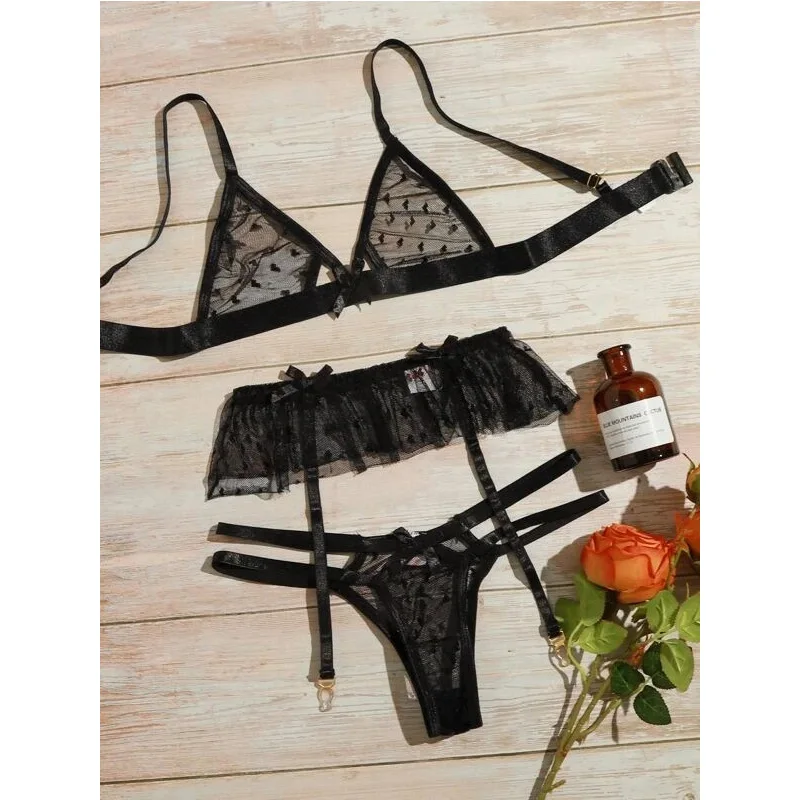 UZS Hot 3 piece Lingerie Set Transparent Lace Bra+pant+Garter Sexy Underwear Fancy Floral Bra set Hollow Out Erotic Costumes Set
UZS Hot 3 piece Lingerie Set Transparent Lace Bra+pant+Garter Sexy Underwear Fancy Floral Bra set Hollow Out Erotic Costumes Set