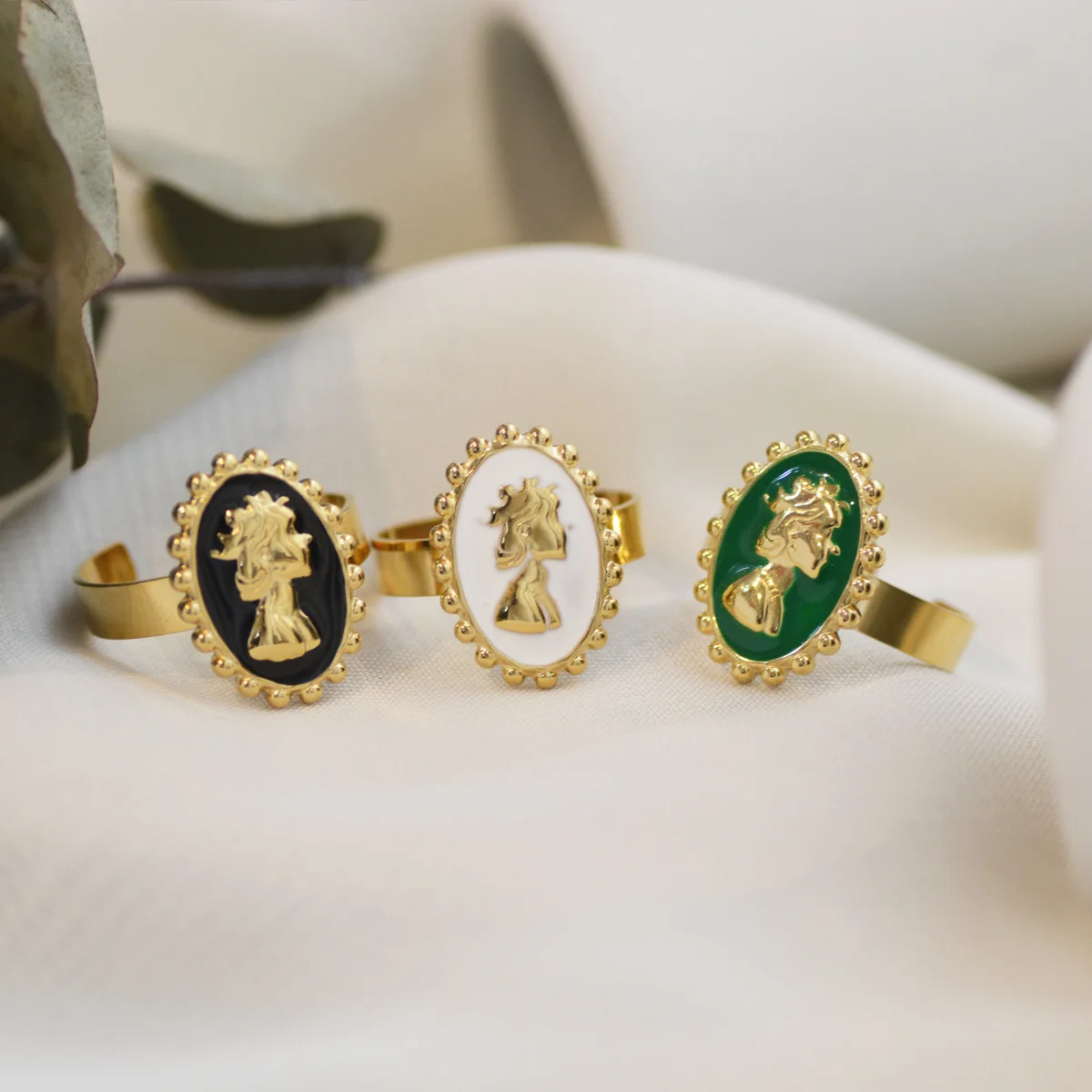 Female Stainless Steel Oil Drop Head of the Empress Ring Oval Round Queen's Head Opening Ring For Women
Female Stainless Steel Oil Drop Head of the Empress Ring Oval Round Queen's Head Opening Ring For Women
