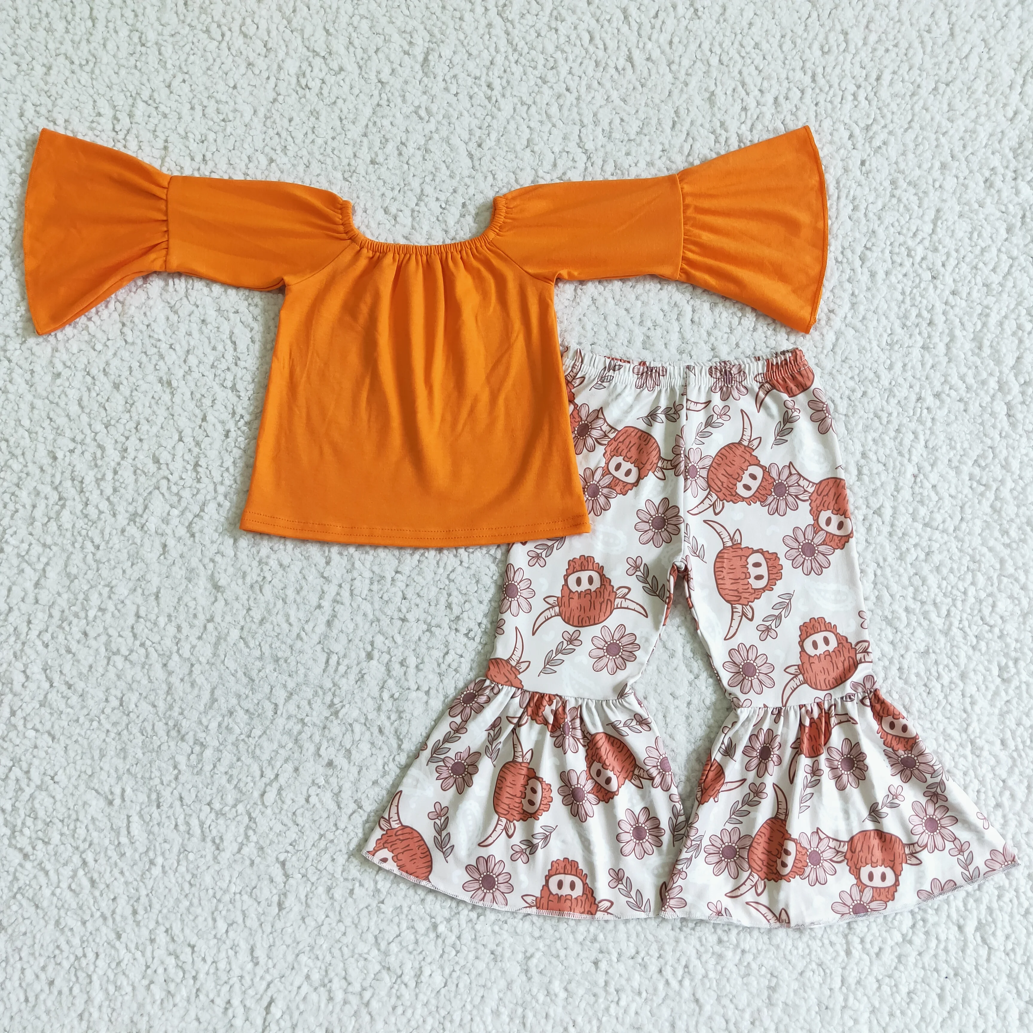Toddlers Cow Orange Outfits Baby Girls Full Sleeves Top Bell Bottom Pants Kids Fall Winter Sets Children Boutique Wholesale
Toddlers Cow Orange Outfits Baby Girls Full Sleeves Top Bell Bottom Pants Kids Fall Winter Sets Children Boutique Wholesale