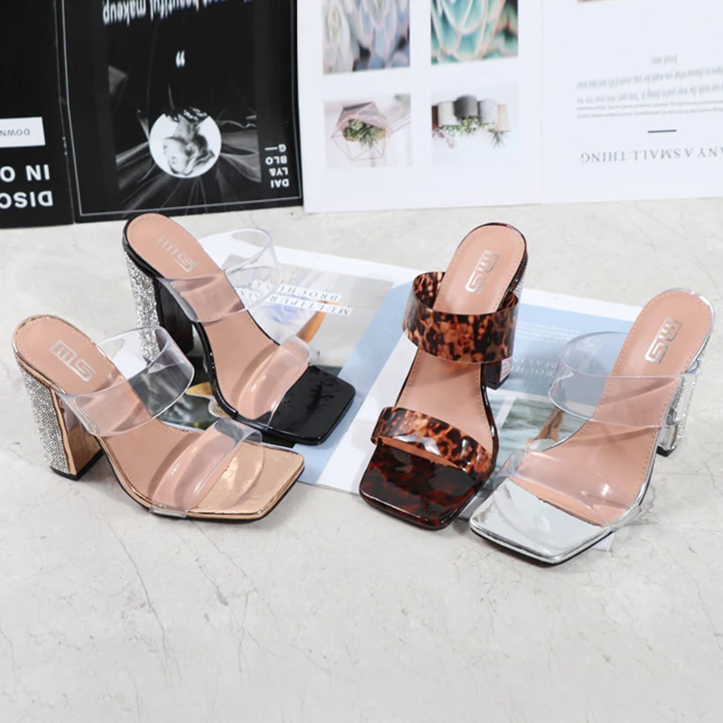 Женские босоножки на квадратном каблуке 10 см, прозрачные сандалии с блестящими стразами, туфли-слайды леопардовой расцветки для вечеринки ...
Женские босоножки на квадратном каблуке 10 см, прозрачные сандалии с блестящими стразами, туфли-слайды леопардовой расцветки для вечеринки ...