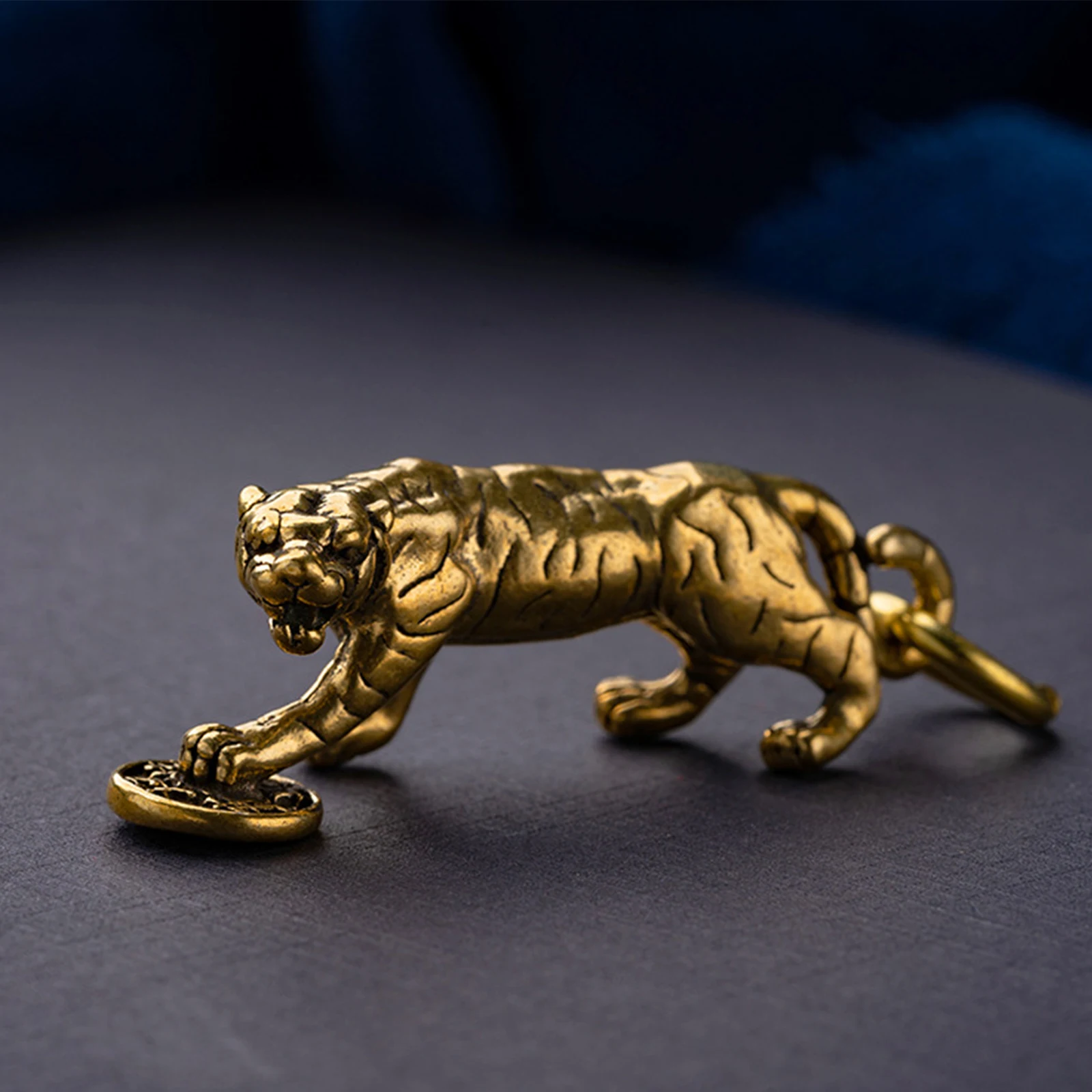 Tiger Casting Animal Figurine Abstract Geometric Style Metal Retro Sculpture Home Office Room Desktop Decoration Gift DIY Case
Tiger Casting Animal Figurine Abstract Geometric Style Metal Retro Sculpture Home Office Room Desktop Decoration Gift DIY Case