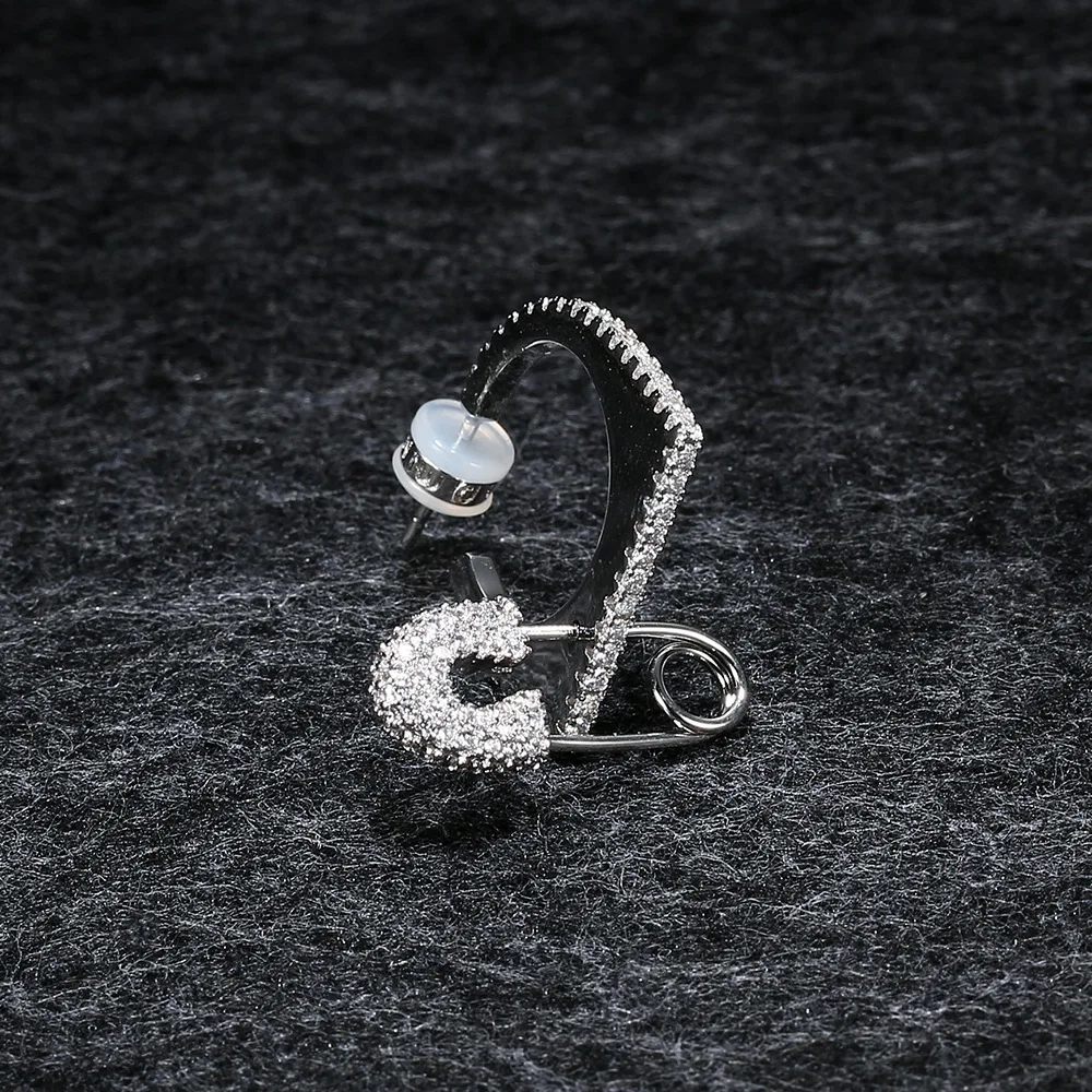 APM STYLE High Quality 925 Sterling Silver Single Style Multiple Pin Earrings Beautifully Inlaid With Diamond Silver
APM STYLE High Quality 925 Sterling Silver Single Style Multiple Pin Earrings Beautifully Inlaid With Diamond Silver