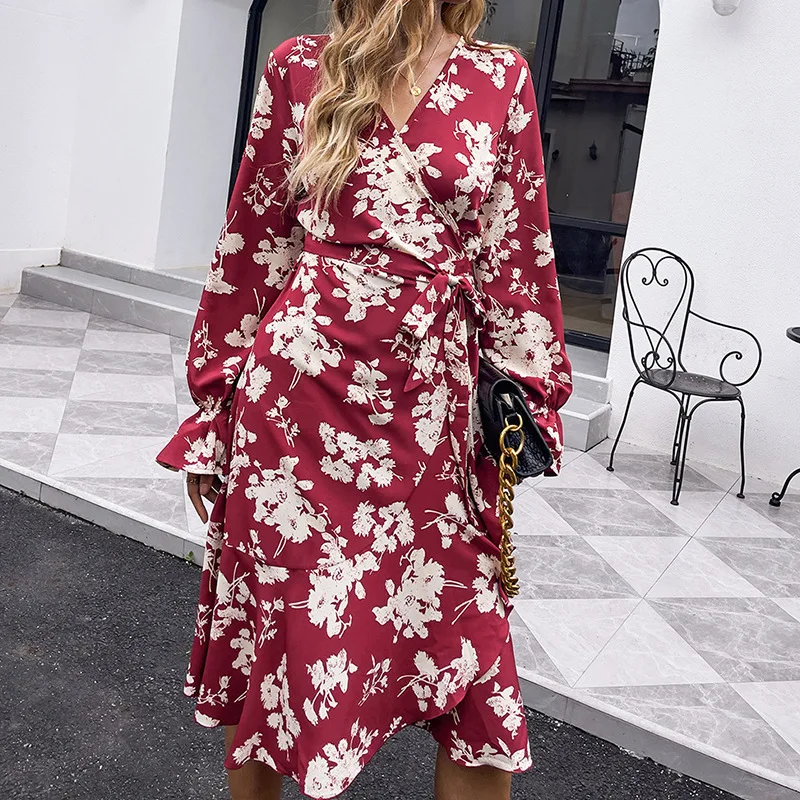 2021 Autumn New European and American Women's V-neck Print Red Skirt High Waist Casual Long-sleeved Temperament Dress Women
2021 Autumn New European and American Women's V-neck Print Red Skirt High Waist Casual Long-sleeved Temperament Dress Women