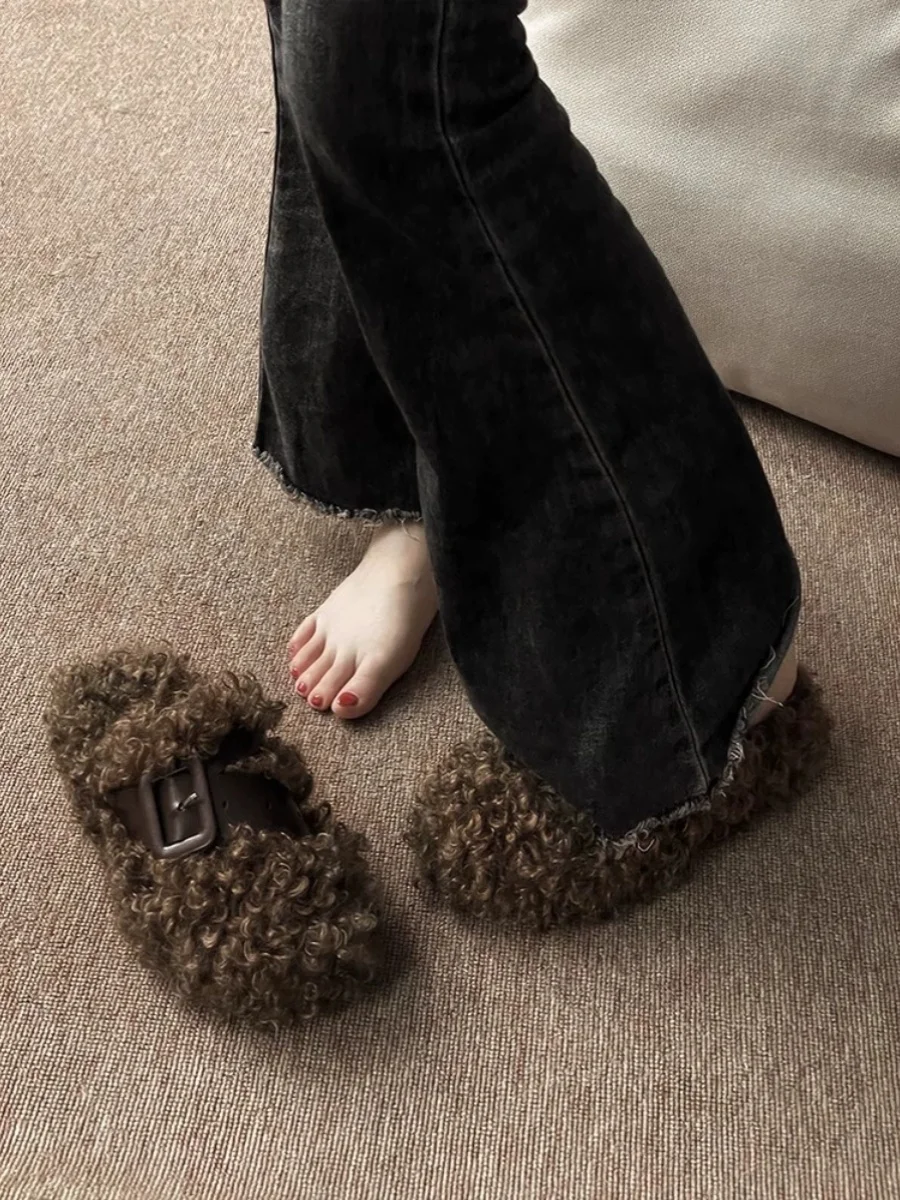 Slippers Casual Flat Shoes Female Platform Lady Med Slipers Women Cover Toe Fur Flip Flops Slides Luxury Soft Girl 2023 Plush Co
Slippers Casual Flat Shoes Female Platform Lady Med Slipers Women Cover Toe Fur Flip Flops Slides Luxury Soft Girl 2023 Plush Co