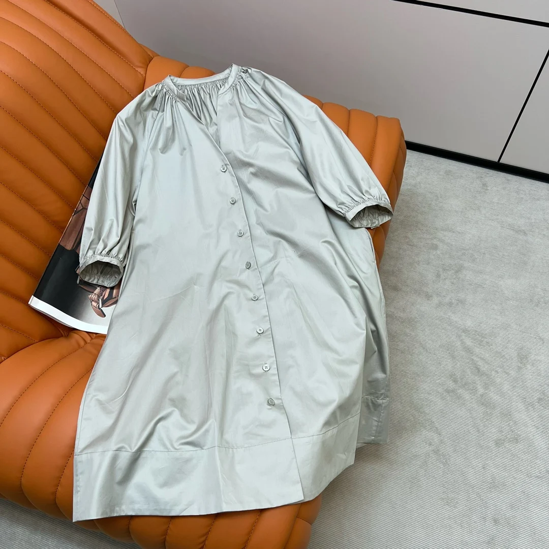 Женское платье-трапеция с V-образным вырезом и рукавом в семь точек
Женское платье-трапеция с V-образным вырезом и рукавом в семь точек